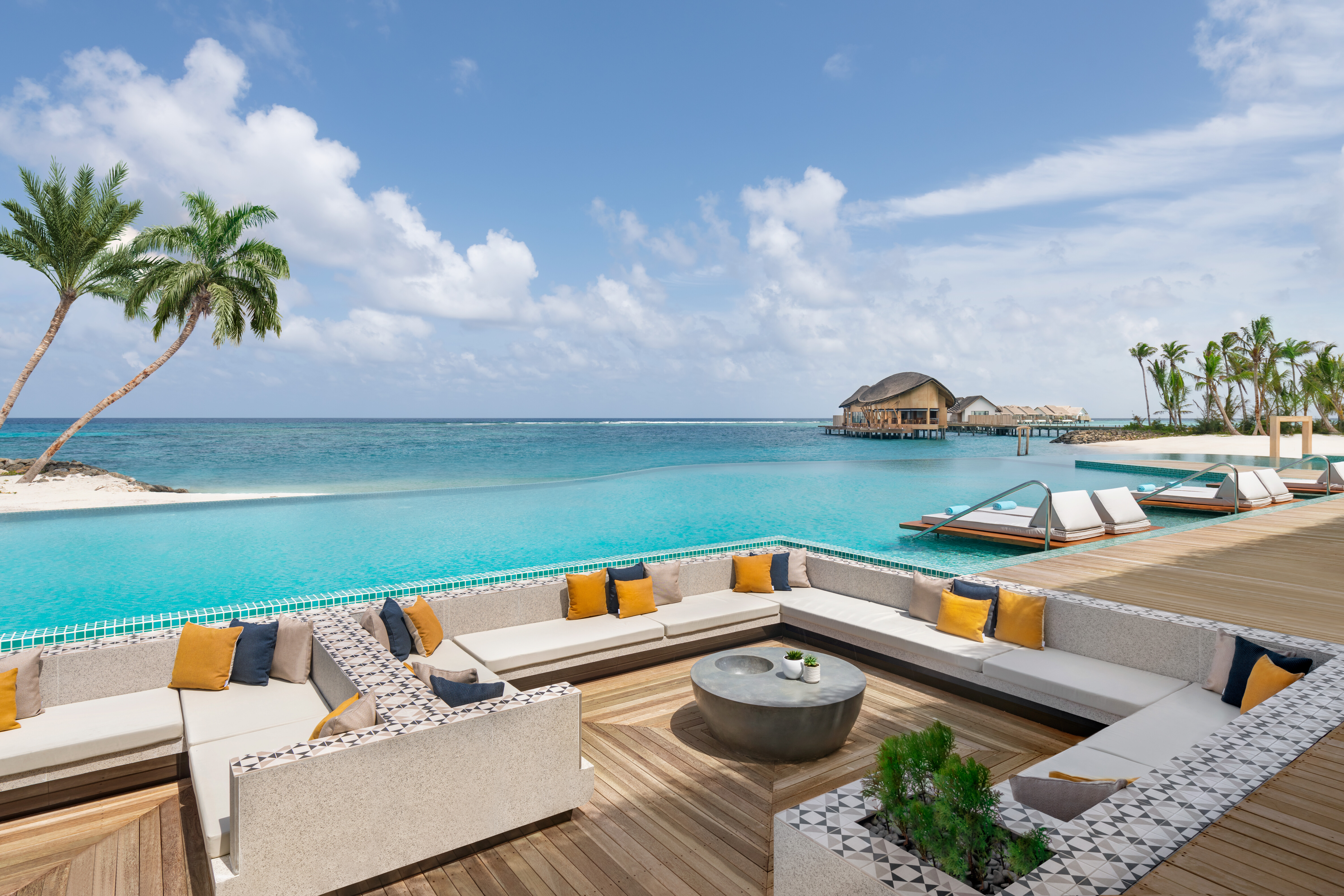 Hilton Maldives Amingiri Resort & Spa - Main Pool
