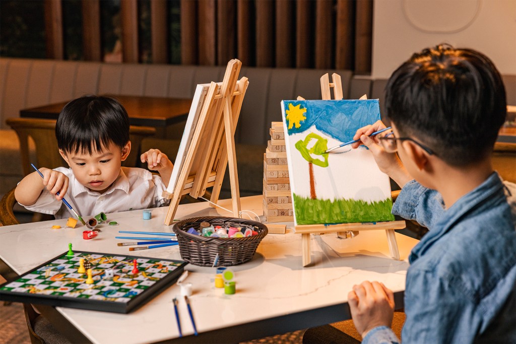 kids painting Estate Restaurant in Hilton Singapore Orchard