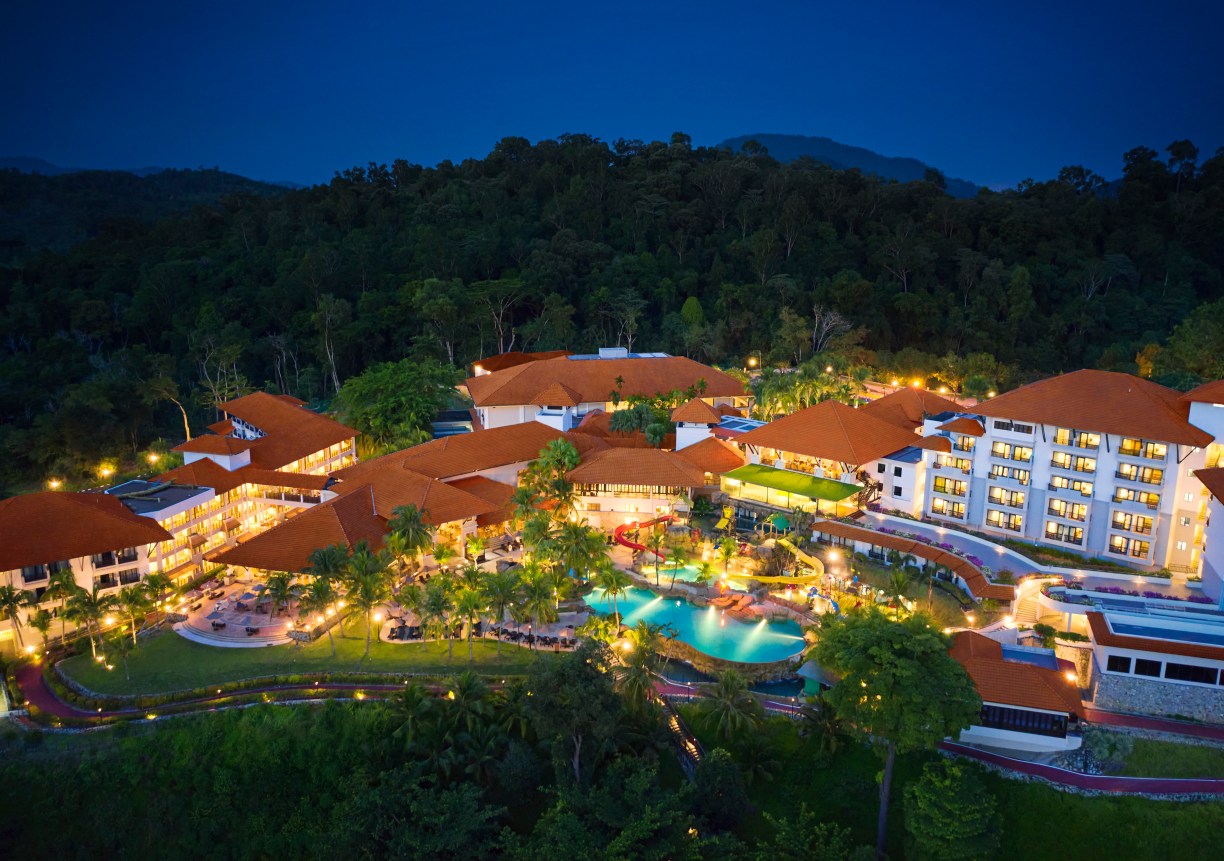 hotel DoubleTree by Hilton Damai Laut Resort - Aerial Shot Exterior