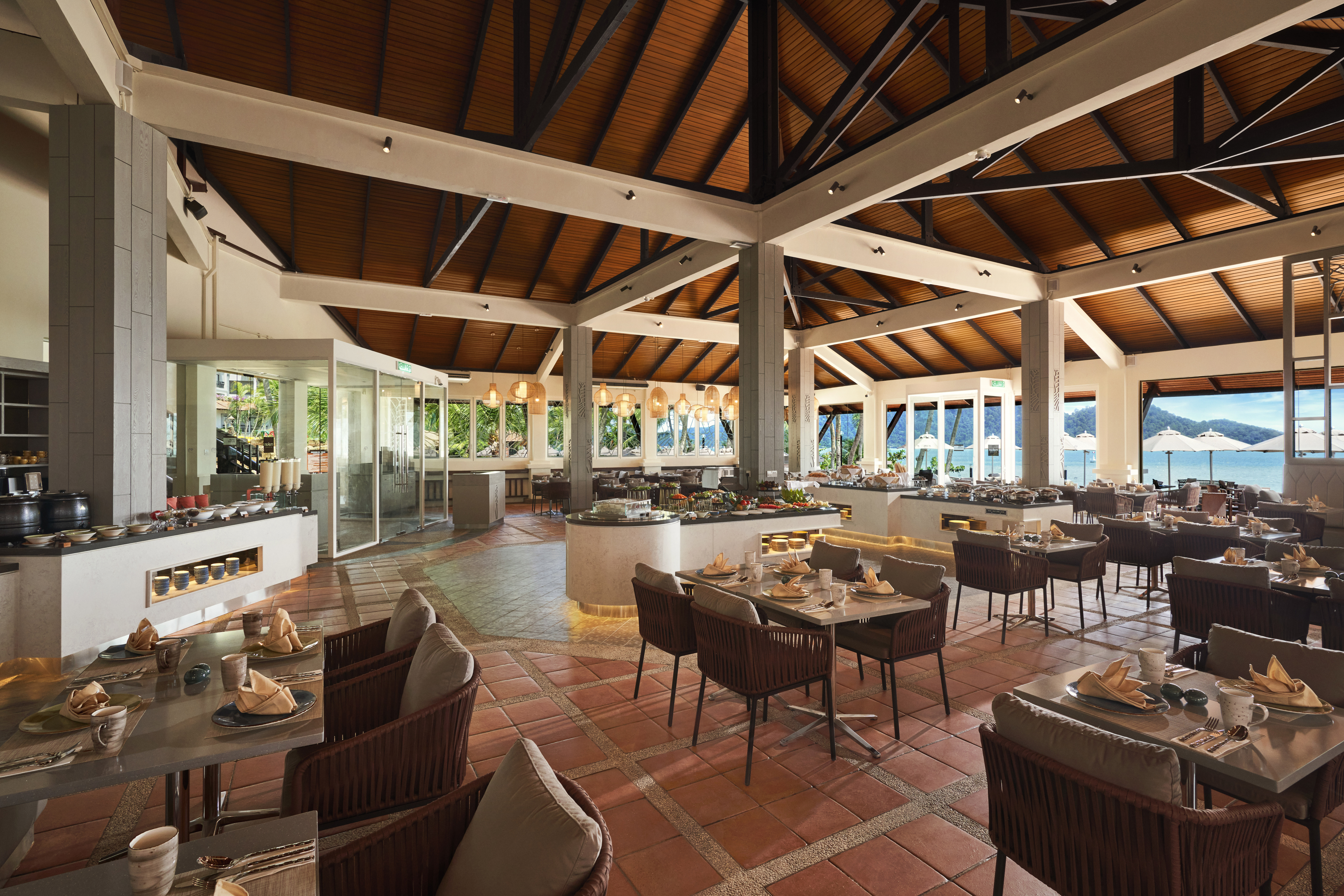hotel DoubleTree by Hilton Damai Laut Resort - Makan Kitchen Interior