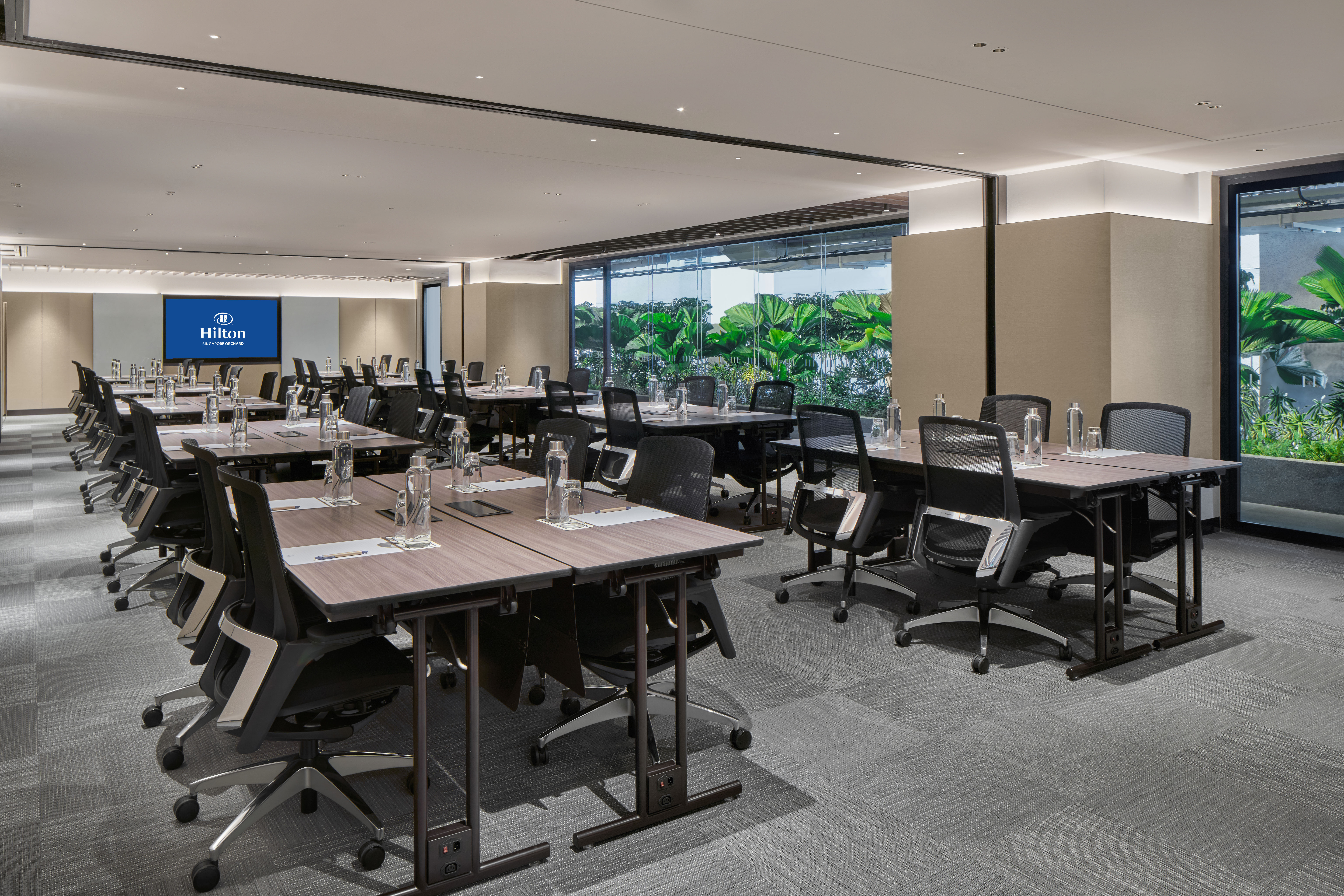 meeting room, tables and chairs, Hilton Singapore Orchard - Level 5 - Mahogany