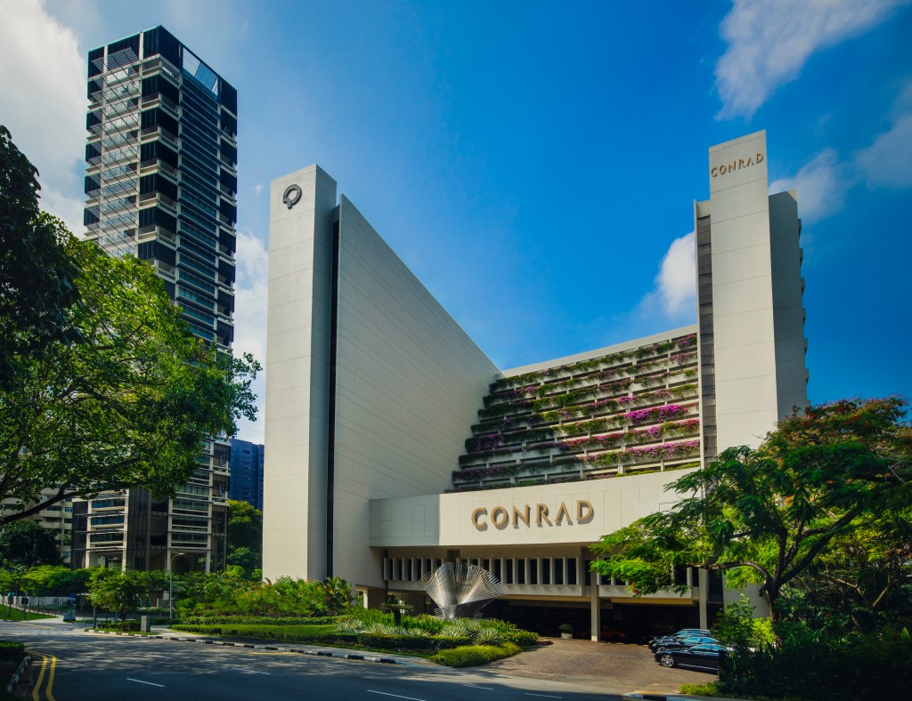 Conrad Singapore Orchard - Hotel Exterior