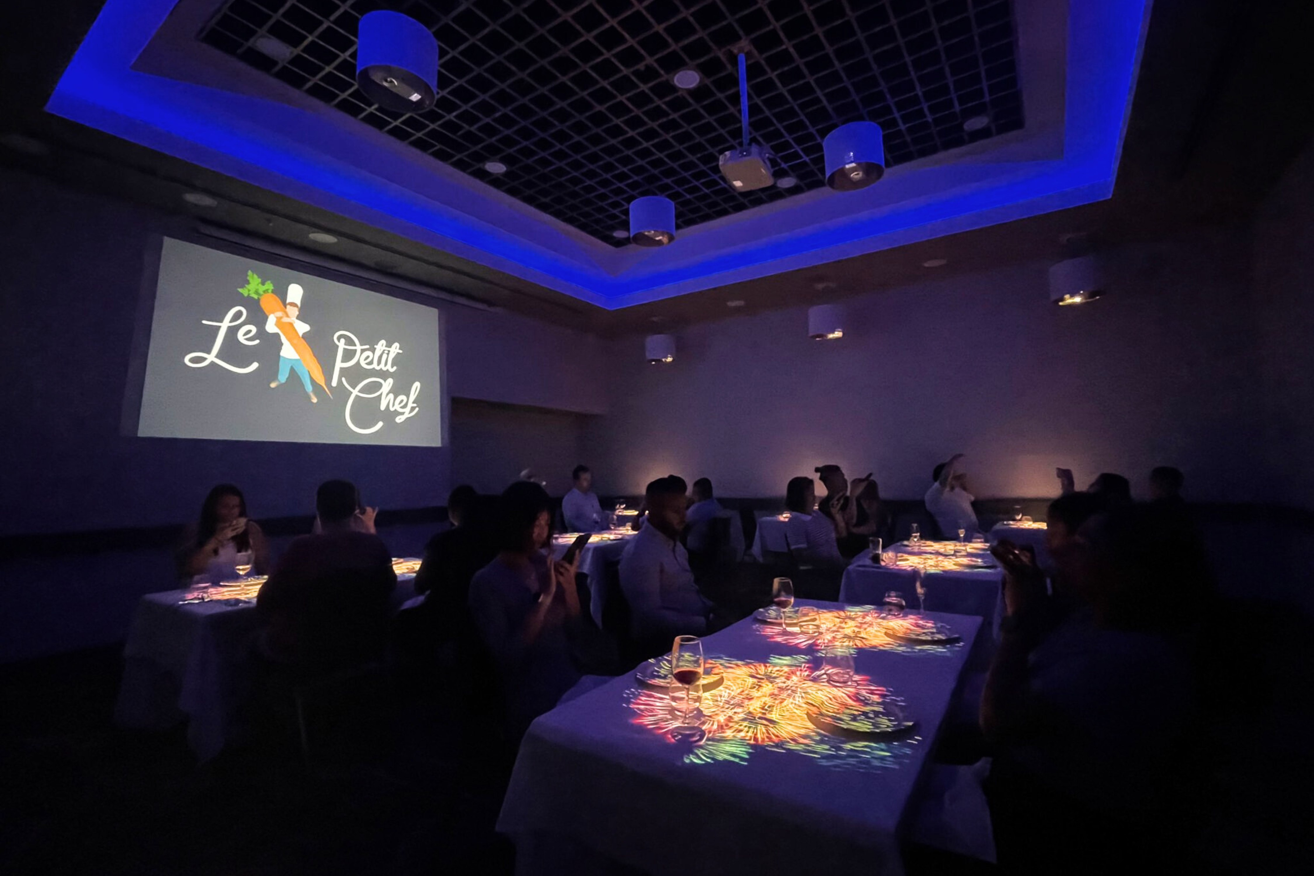 Le Petit Chef - Hilton Darwin - wide shot of room