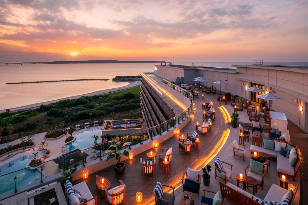 Hilton Okinawa Miyako Island Resort - Dining - Yunai Rooftop Bar