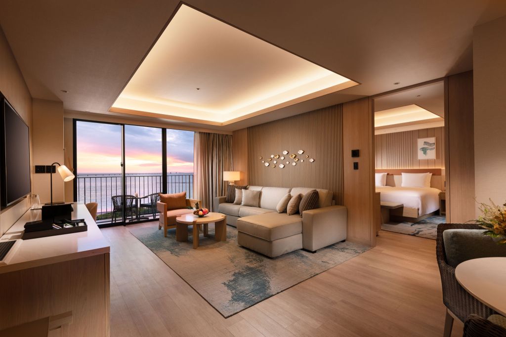 Hilton Okinawa Miyako-Island Resort Twin Deluxe Suite Living
