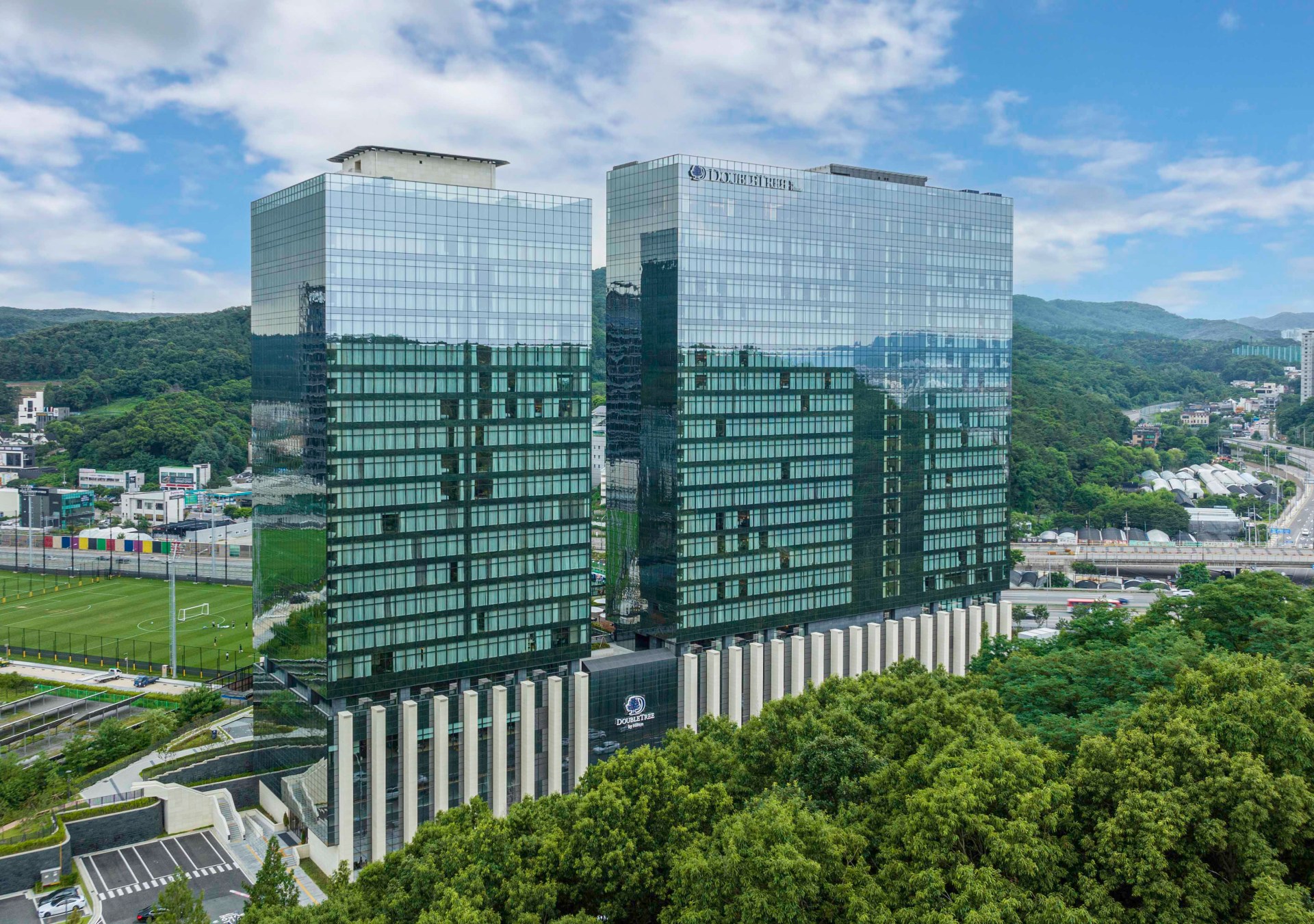 DoubleTree by Hilton Seoul Pangyo - Exterior - Forest
