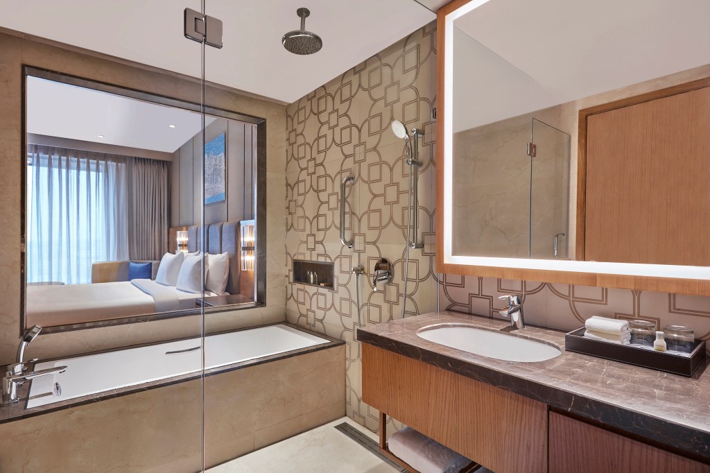 DoubleTree by Hilton Varanasi - Bathroom Four fixture