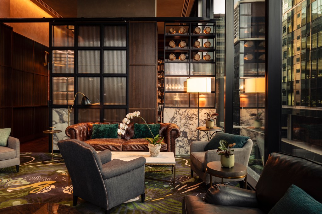Next Hotel Melbourne, Curio Collection by Hilton - La Madonna lounge
