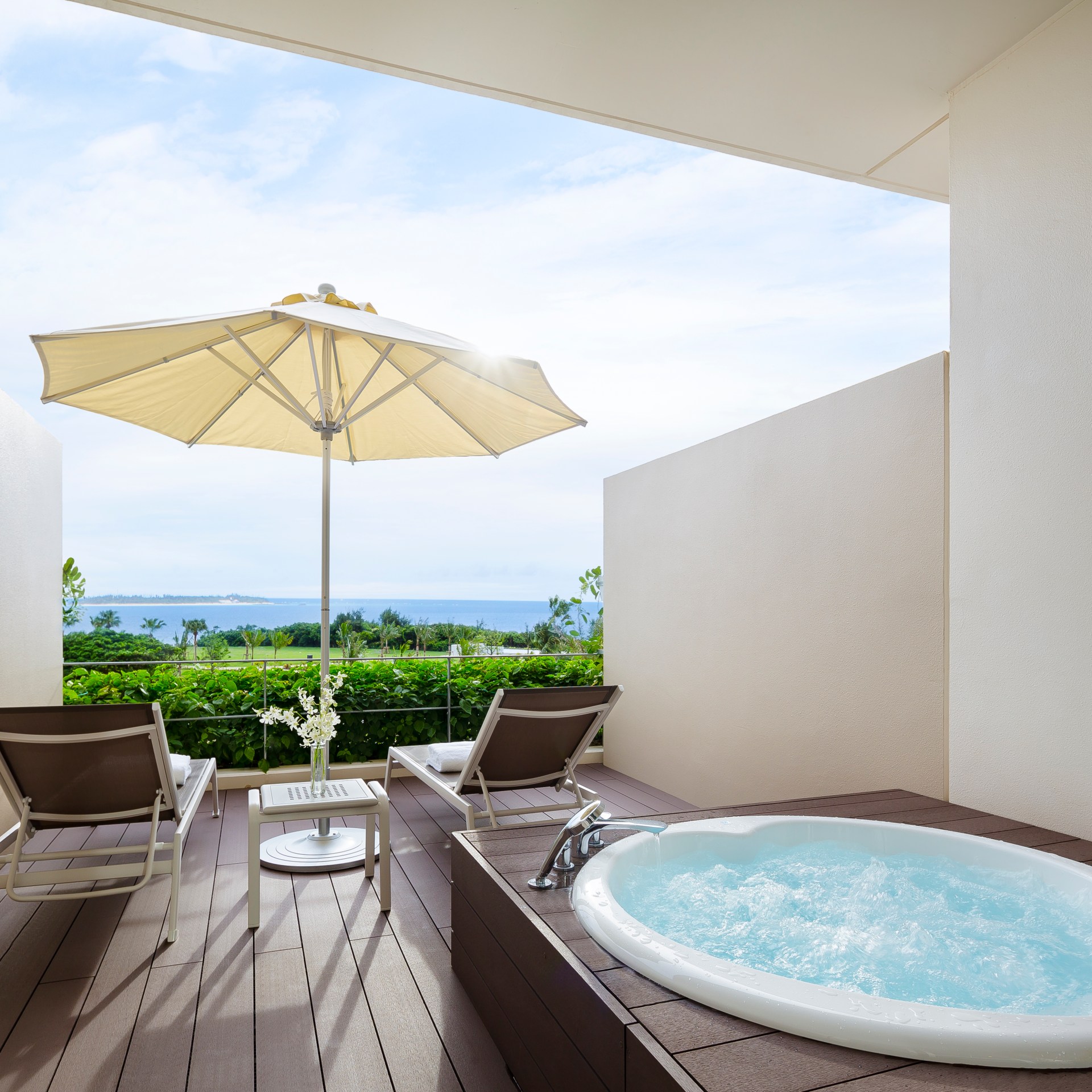 Hilton Okinawa Sesoko - Executive Room Terrace Outdoor Bath