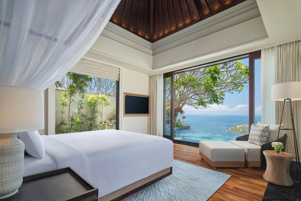 Umana Bali, LXR Hotels &amp; Resorts - 1 Bedroom Panoramic Ocean Pool Villa - Bedroom