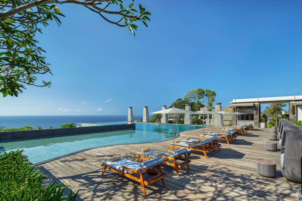 Umana Bali, LXR Hotels & Resorts - Main Pool Day