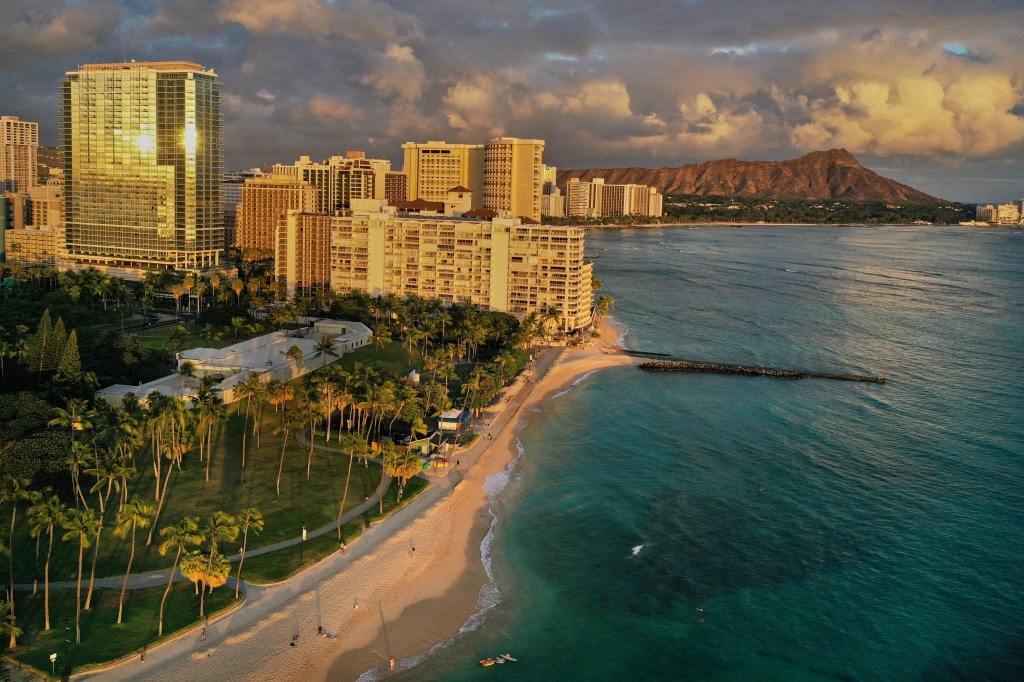 LXR Hotels &amp; Resorts - Waikiki - Exterior