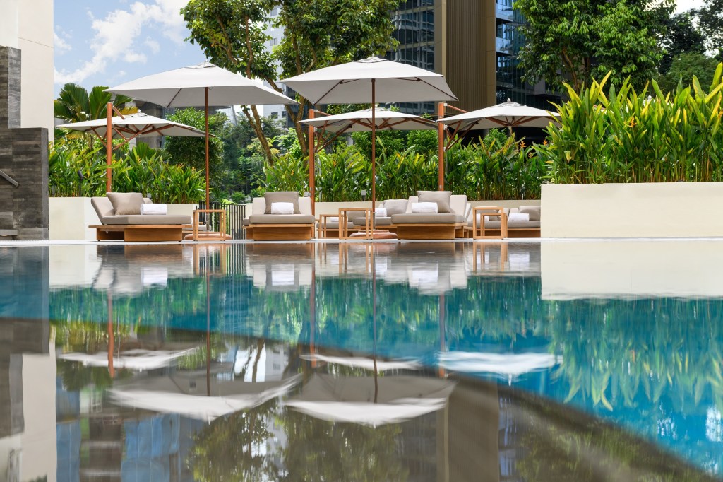 Conrad Singapore Orchard - Outdoor Pool