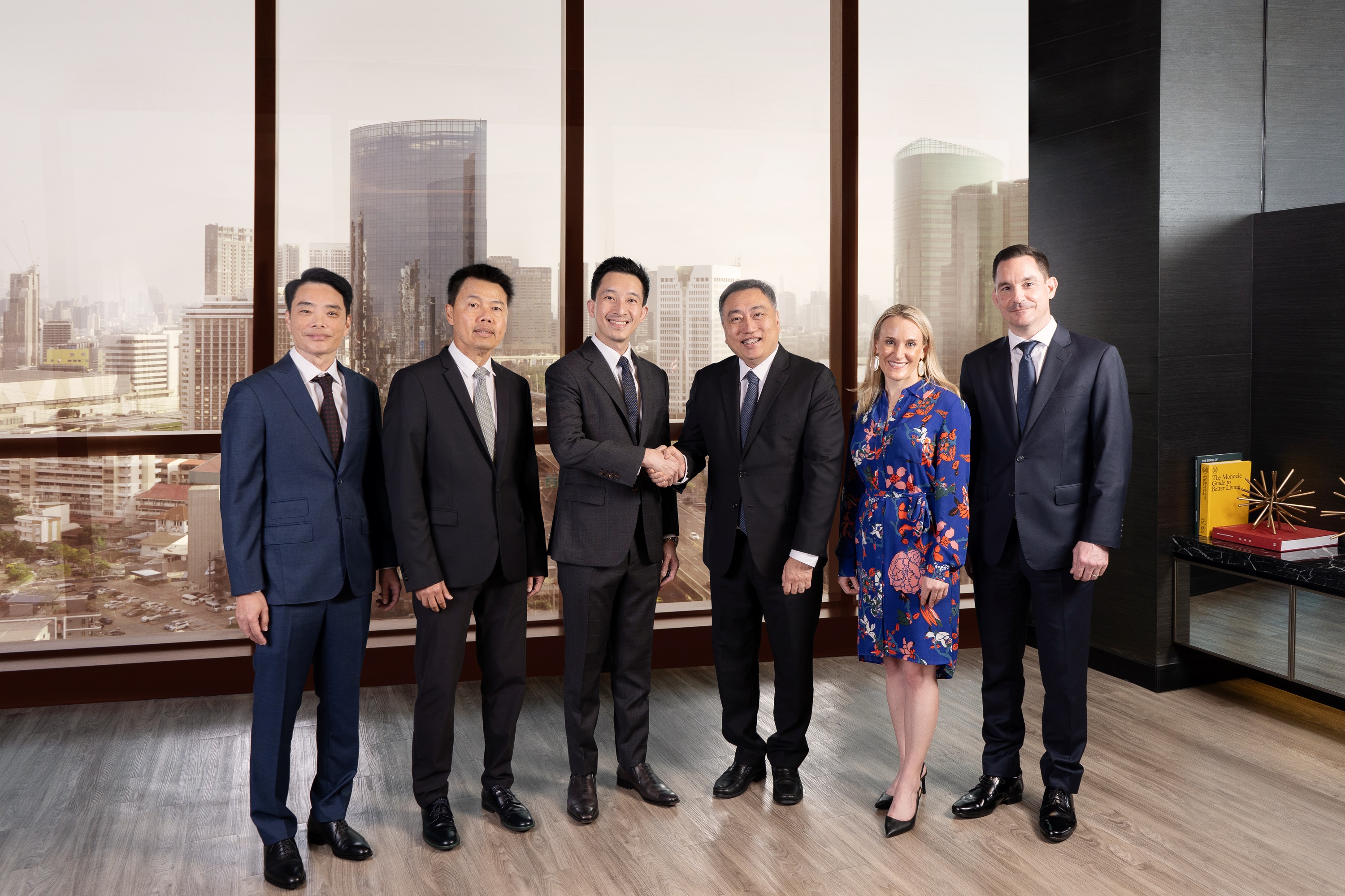 KROMO, Curio Collection by Hilton Signing