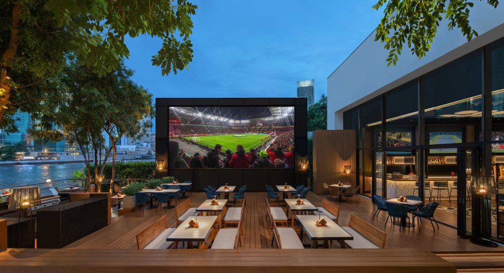 Millenium Hilton Bangkok, Ale House, Outdoor Television, TV, Big screen, outdoor dining, tables