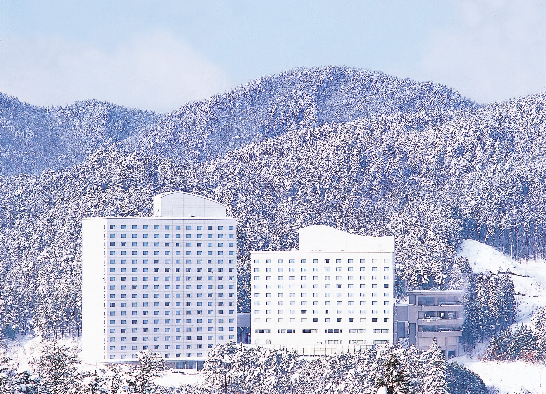 Hilton Takayama Resort - Exterior during winter 外観.