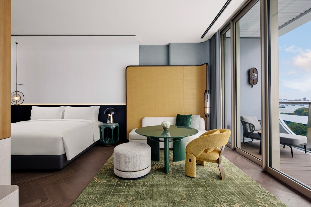 Standard king guest room at Waldorf Astoria Shanghai Qiantan