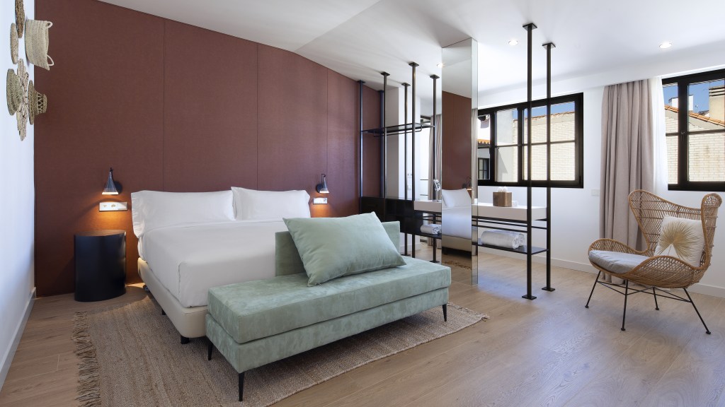 Atocha Hotel Madrid, Tapestry Collection by Hilton - Room