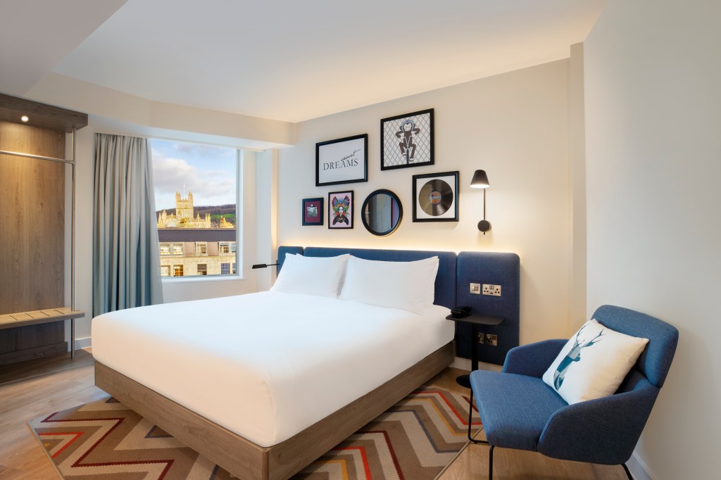 Hampton by Hilton Bath City - Room
