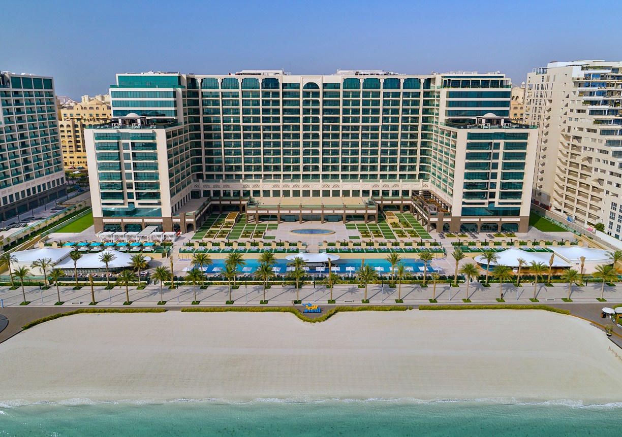 hotel exterior beach Hilton Dubai Palm Jumeirah