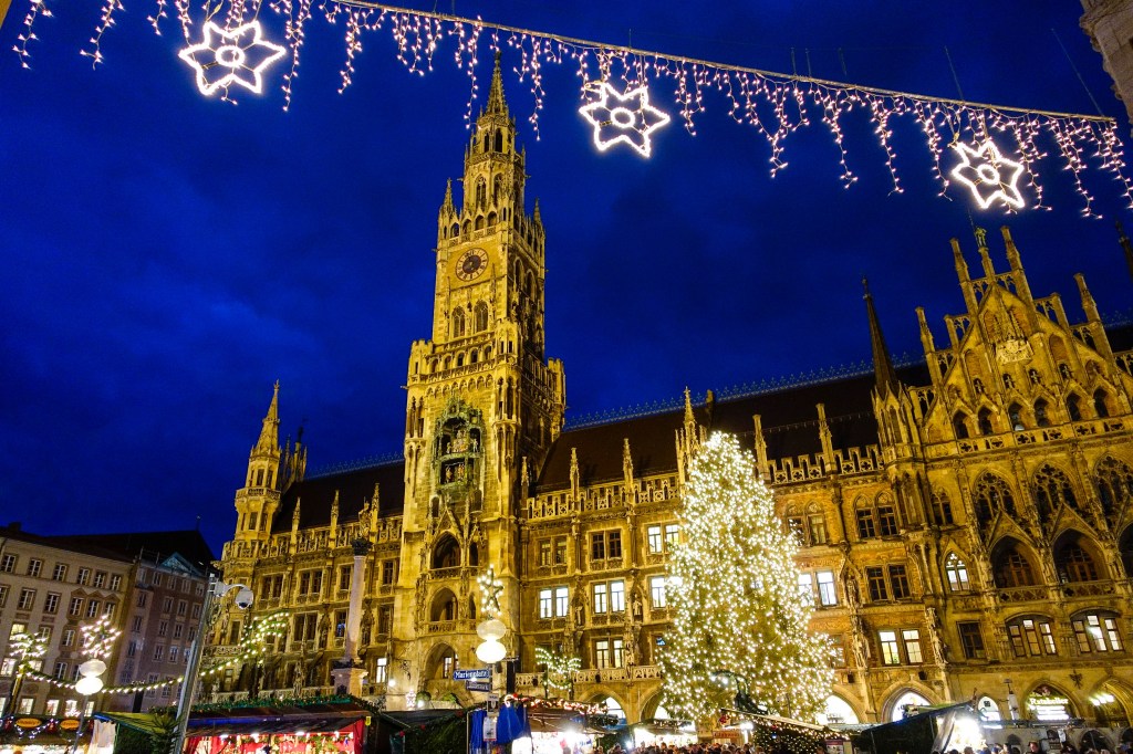 Christmas Market, Marienplatz, Munich, Bavaria, Germany