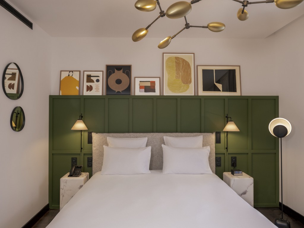 Marty Hotel Bordeaux, Tapestry Collection by Hilton Guest Room - Bed and Artwork