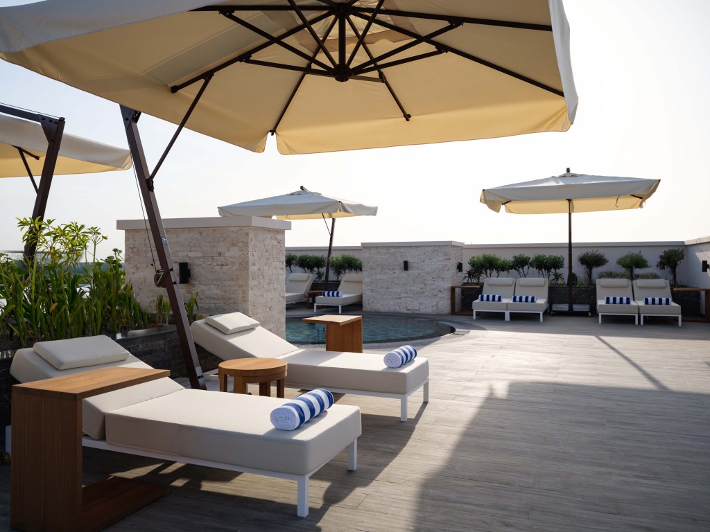 DoubleTree by Hilton Muscat Qurum - Rooftop Pool