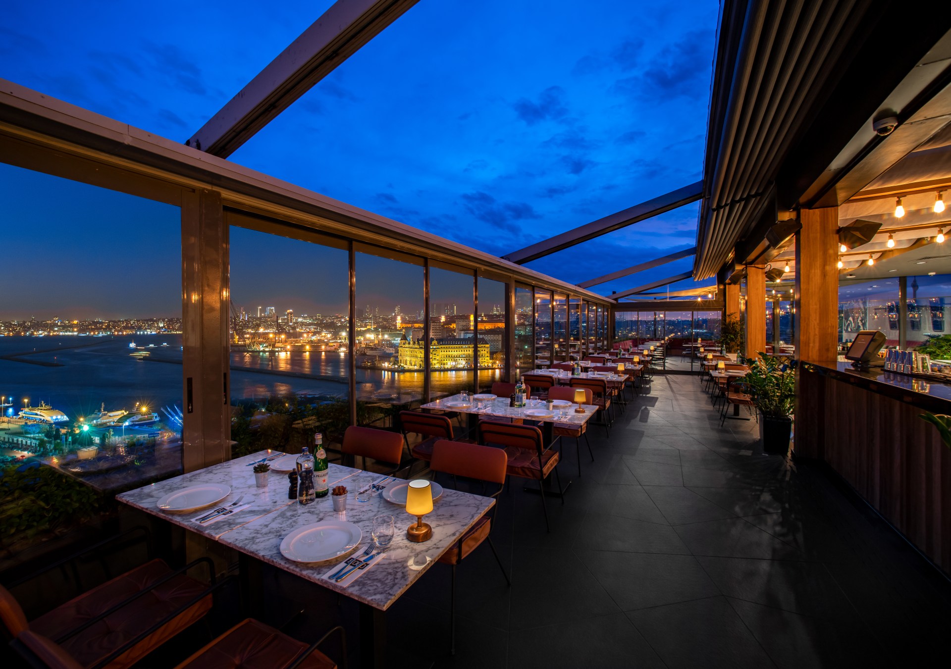DoubleTree by Hilton Istanbul – Moda - Rooftop