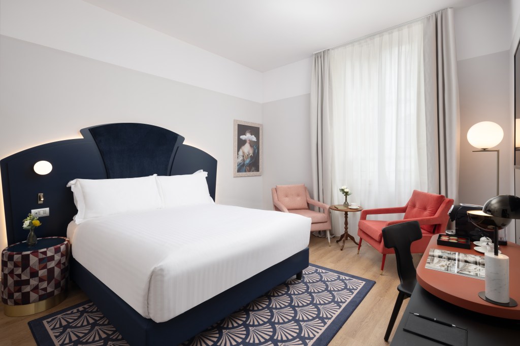 Anglo American Hotel Florence, Curio Collection by Hilton - King Deluxe Room