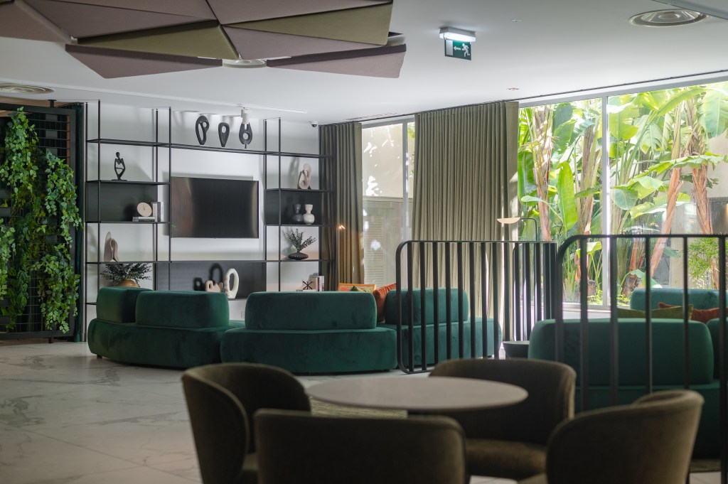 DoubleTree by Hilton Malta - Juniper Lounge Bar