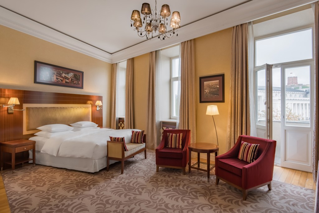 Grand Hotel Vilnius, Curio Collection by Hilton - Deluxe room with the view