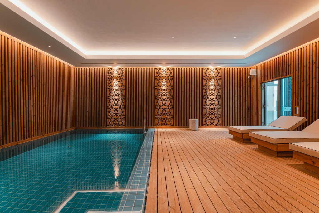 Legacy Hotel Cascais, Curio Collection by Hilton - Inside Pool