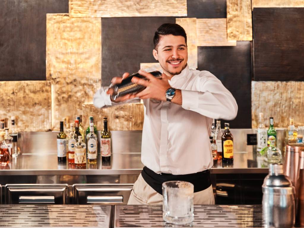 Hilton Rome Eur La Lama - The Blade Bar Mixologist Paolo