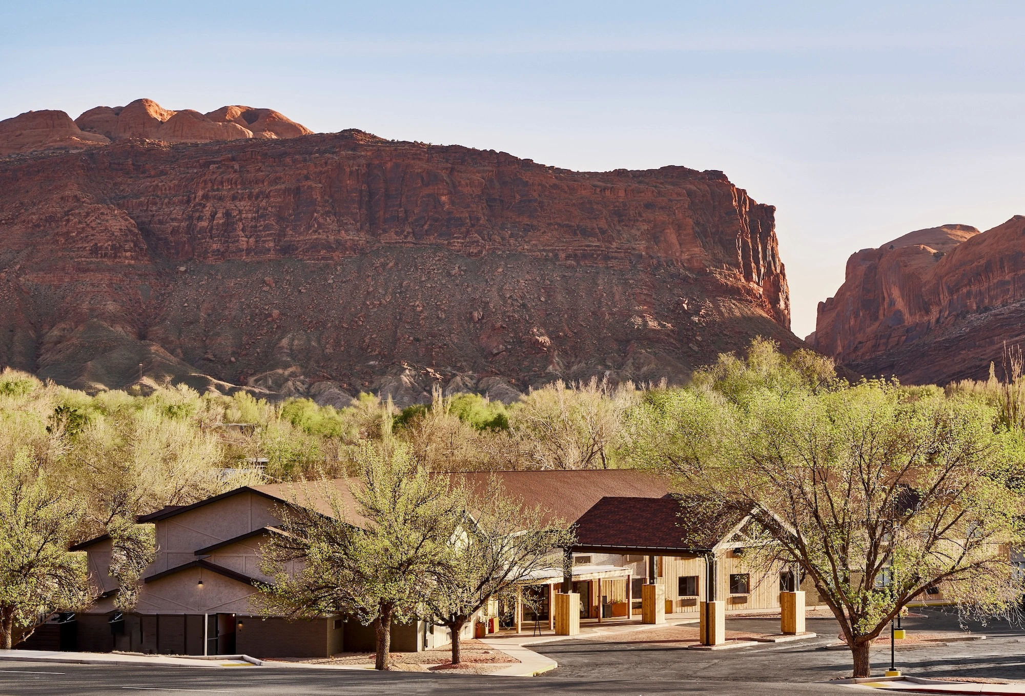 Slackline Moab, Outset Collection by Hilton