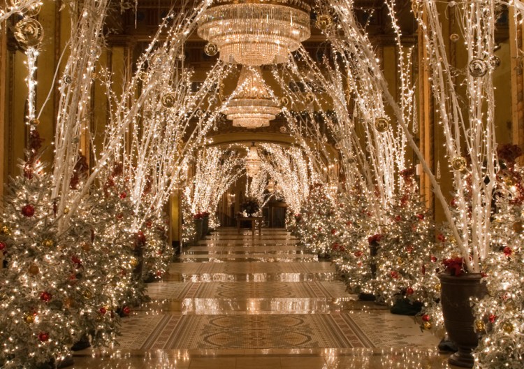 Hilton Holiday Decorations Bring the Magic This Season