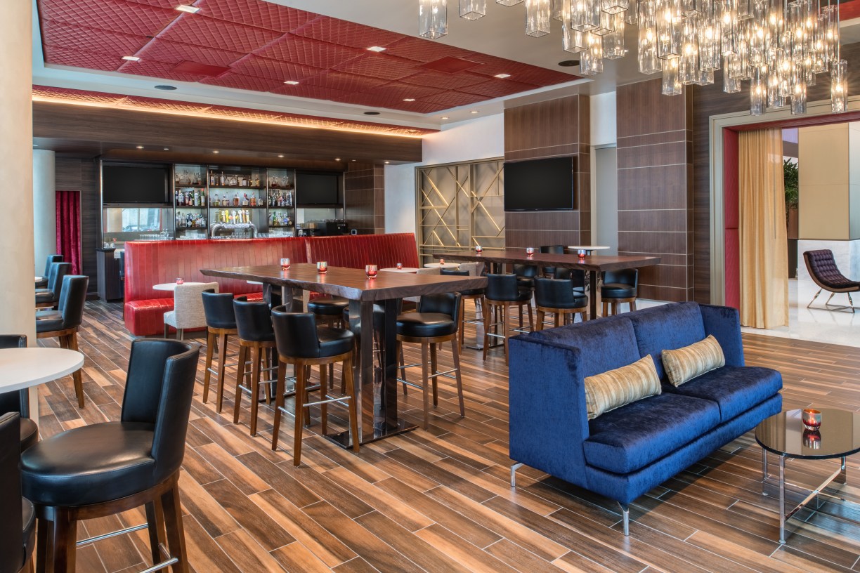 Embassy Suites by Hilton Seattle Downtown Pioneer Square Dining Area