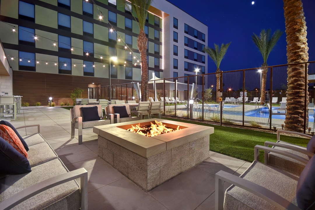 Hampton Inn & Suites Las Vegas Convention Center Fire Pit