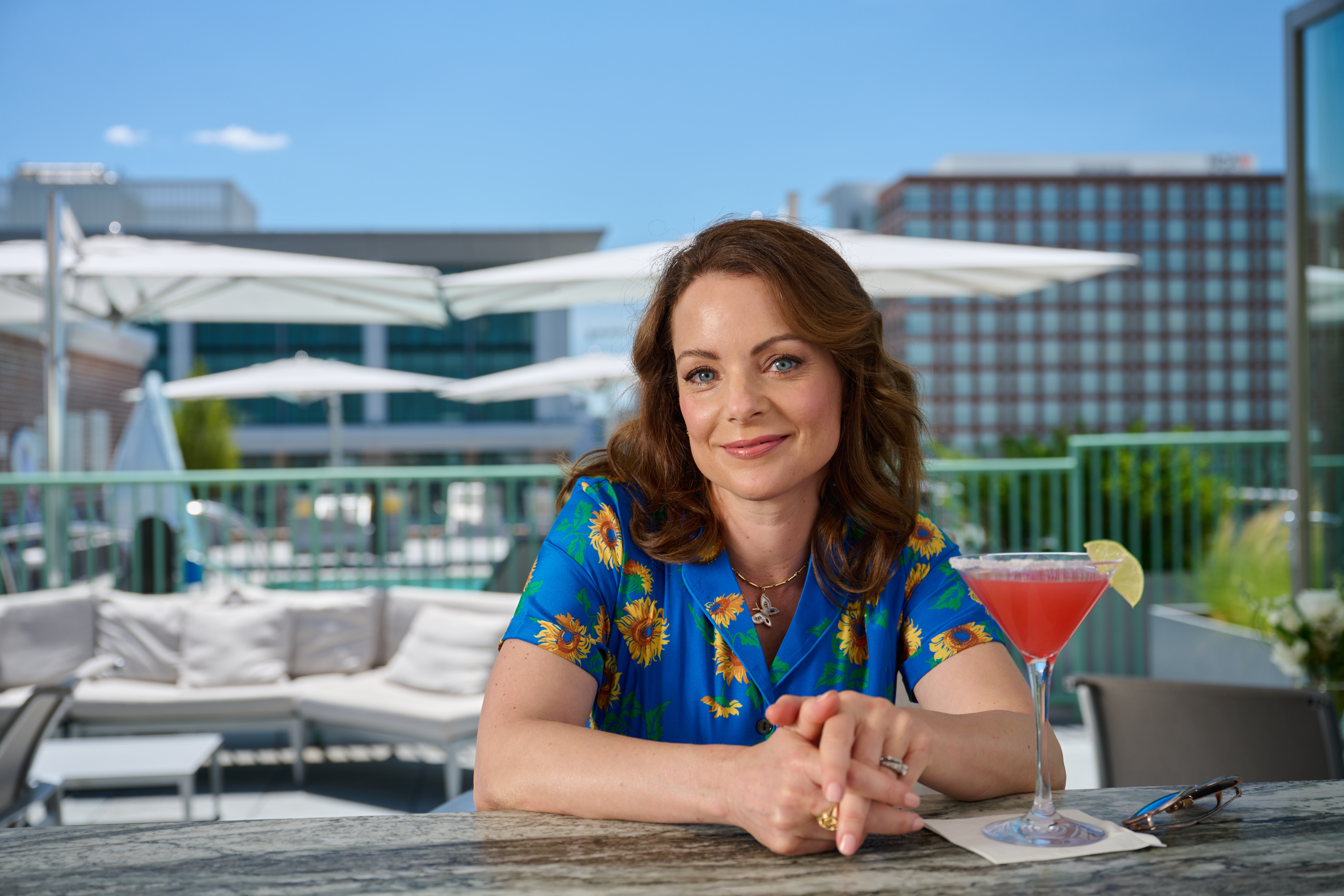 Kimberly Williams-Paisley Kicks Off Summer Travel Season with Hilton’s Cherry Blossom Cocktail