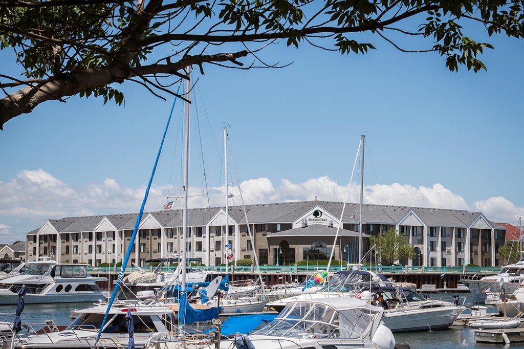 hotel DoubleTree by Hilton Hotel Racine Harbourwalk Exterior