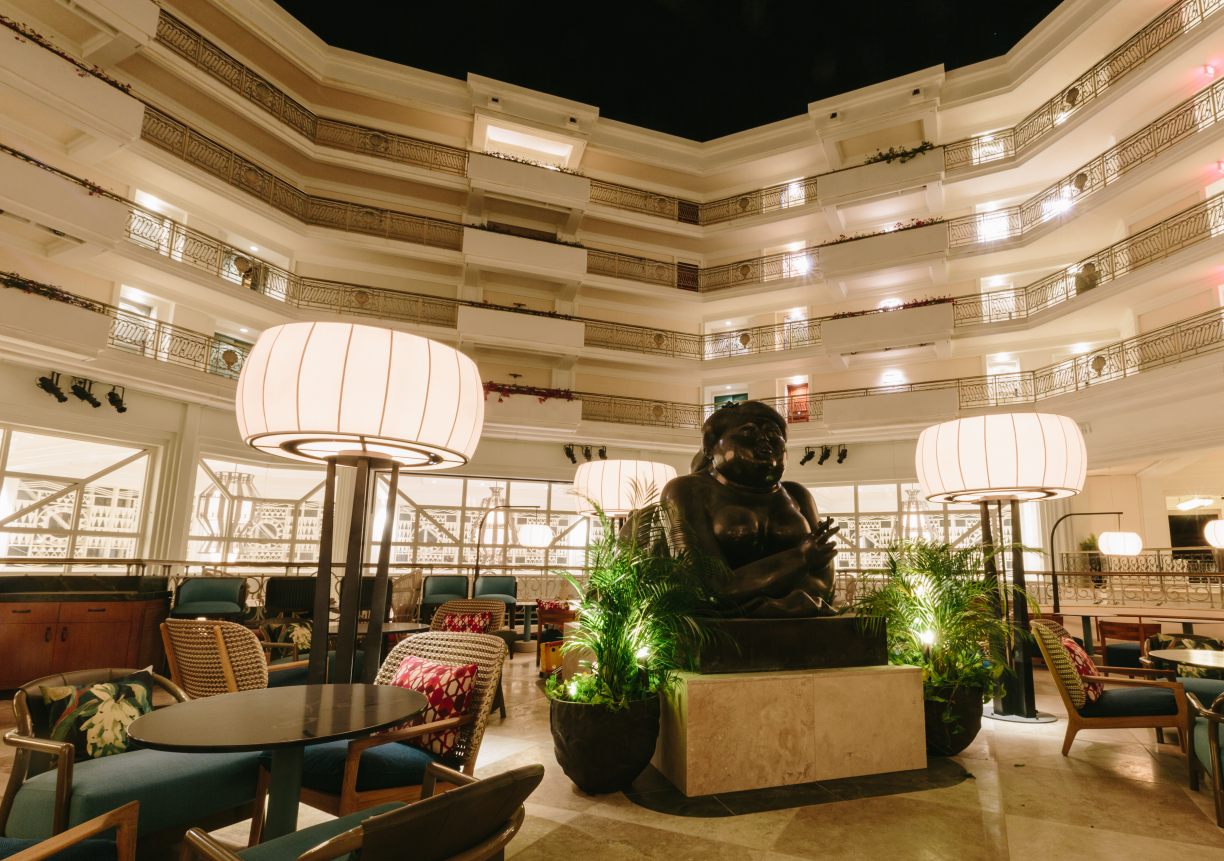 seating at Botero Lounge Grand Wailea, A Waldorf Astoria Resort