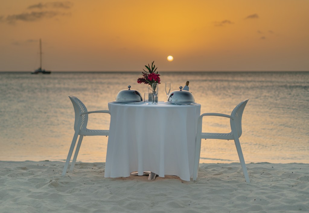 beach dining restaurants Hilton Aruba Caribbean Resort & Casino