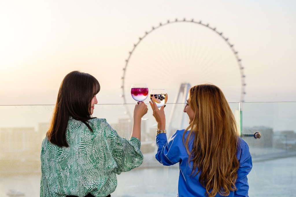 skyline ferris wheel drinks hotel Hilton Dubai Jumeirah Pure Sky Lounge