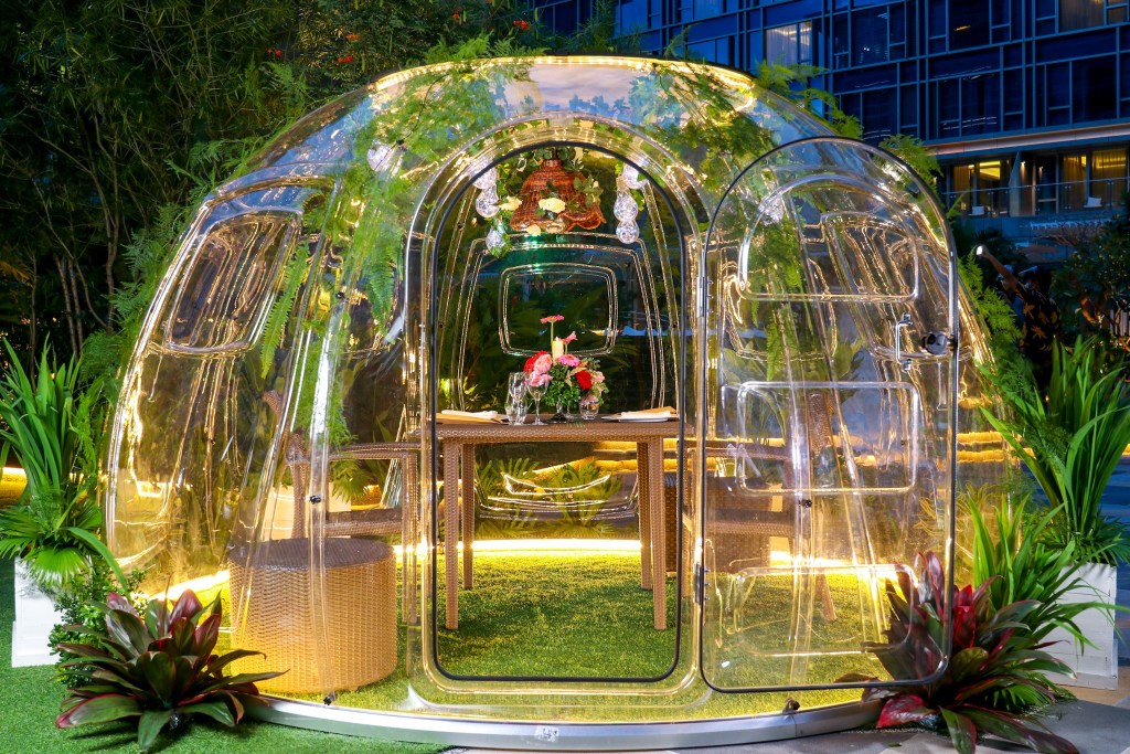 hotel Hilton Manila Bubble Pod