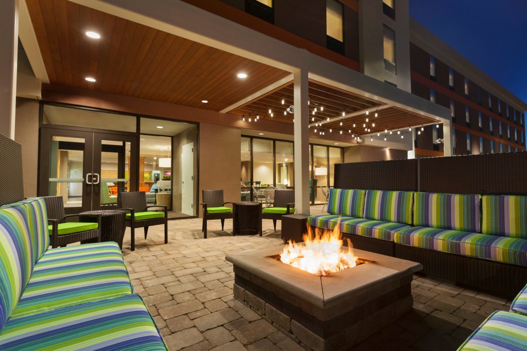 outdoor firepit and seating at Home2 Suites by Hilton Champaign-Urbana