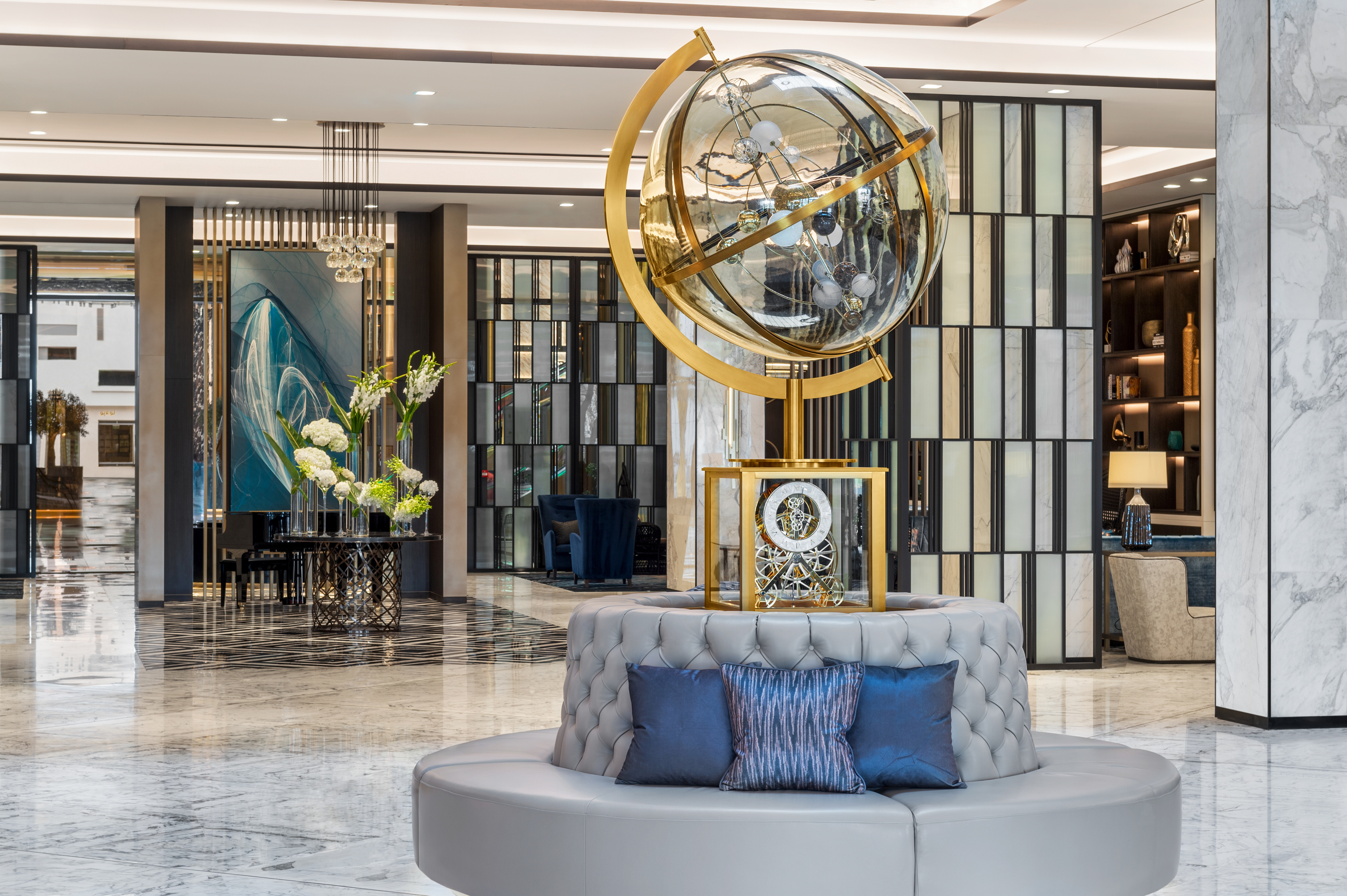 hotel Waldorf Astoria Kuwait- Lobby Clock