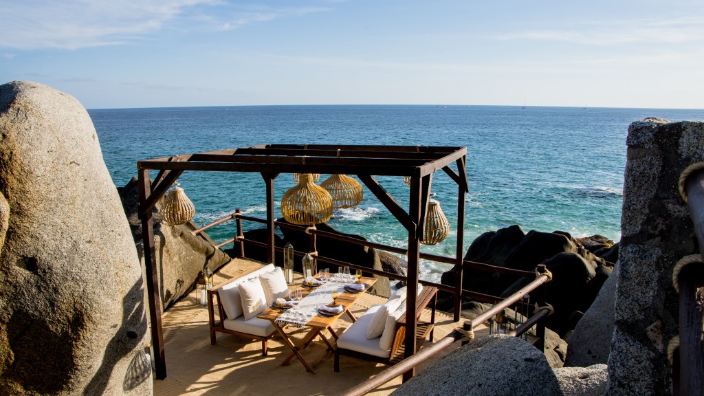 restaurants cliffside El Farallon by the Sea dining experience Waldorf Astoria Los Cabos Pedregal