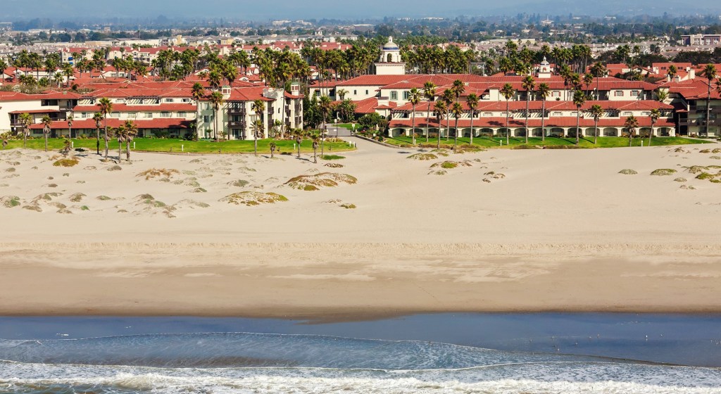 hotel beach Zachari Dunes on Mandalay Beach, Curio Collection by Hilton