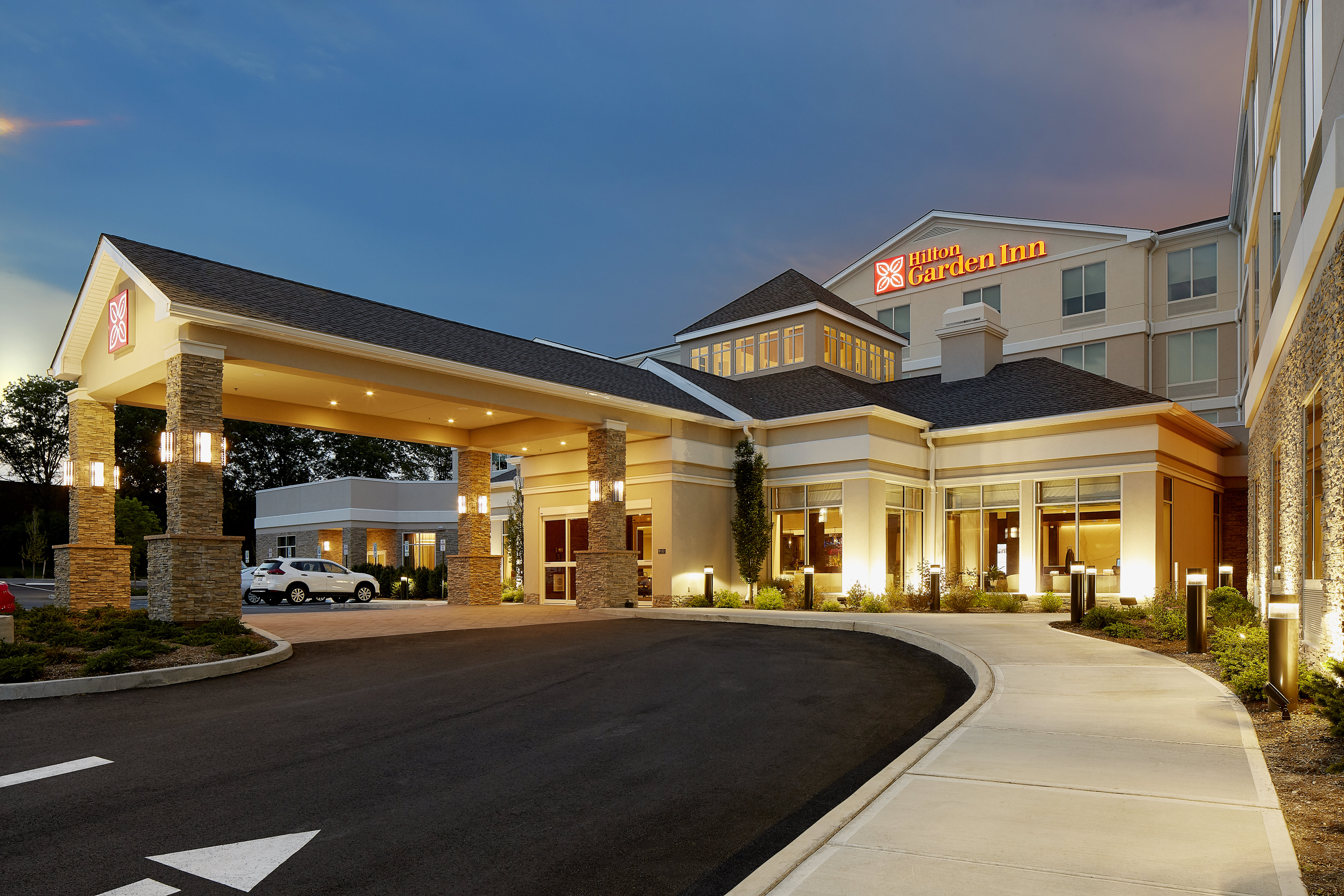 exterior night photo of Hilton Garden Inn Roslyn Pumpkin Festival