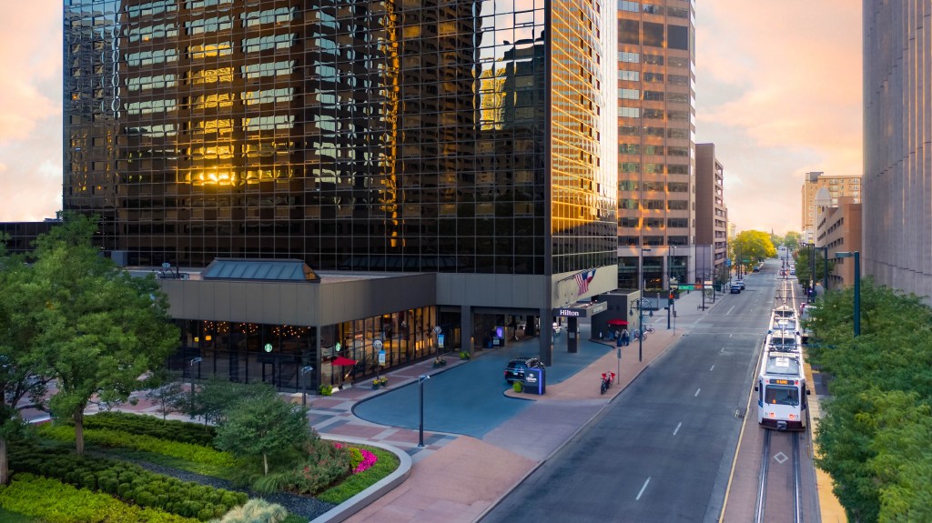 exterior - Hilton Denver City Center