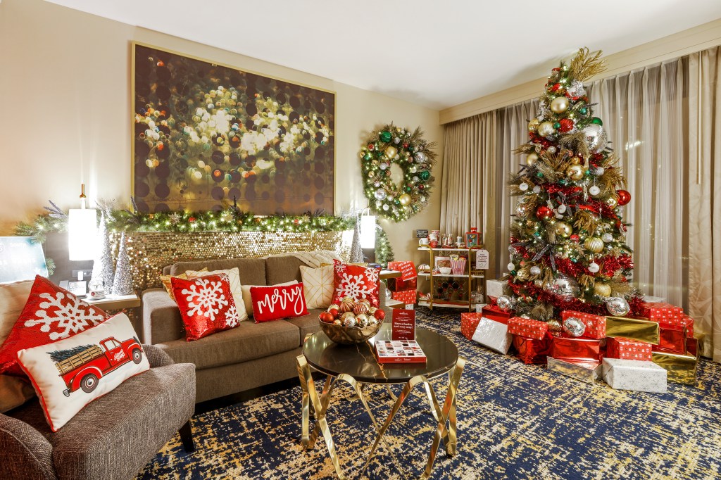 at Hallmark Christmas hotel room with xmas decorations at hilton las vegas countdowntochristmas